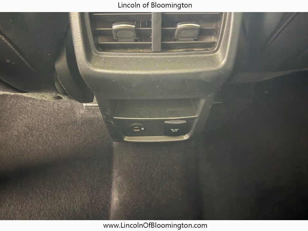 Used 2022 Ford Edge Titanium image 26