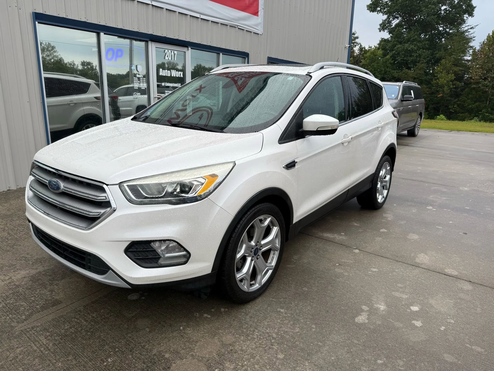 Used 2017 Ford Escape Titanium image 31