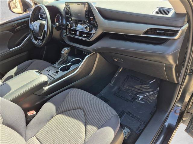 Used 2021 Toyota Highlander LE FWD image 21