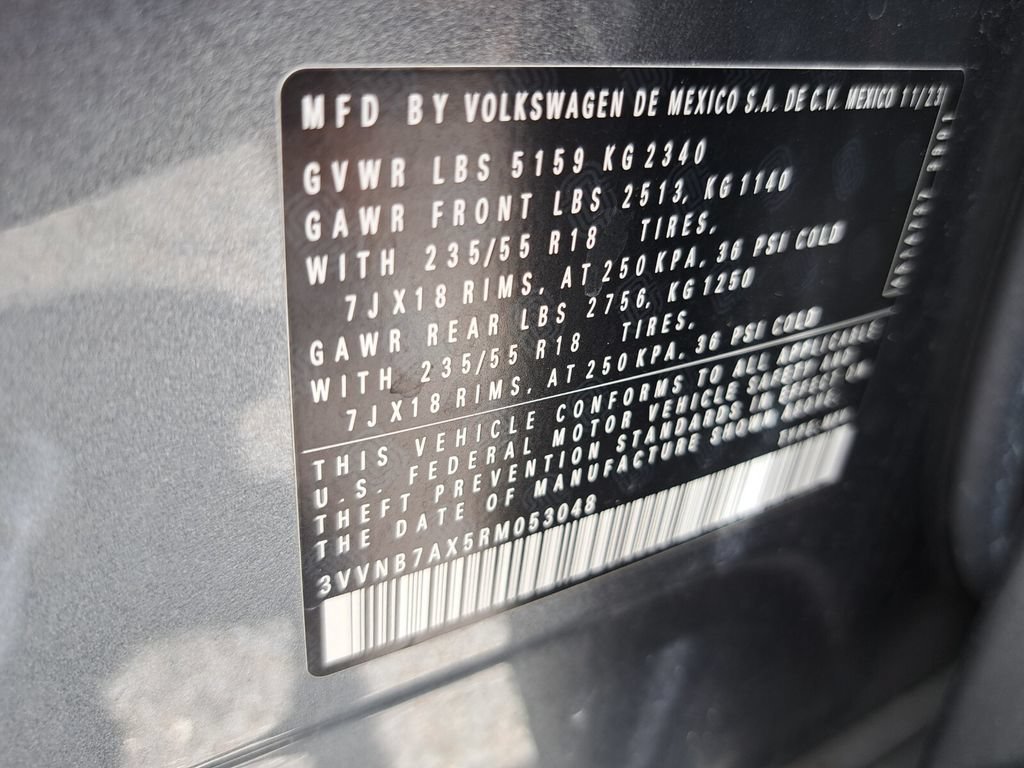 Used 2024 Volkswagen Tiguan SE w/ Panoramic Sunroof Package FWD image 26