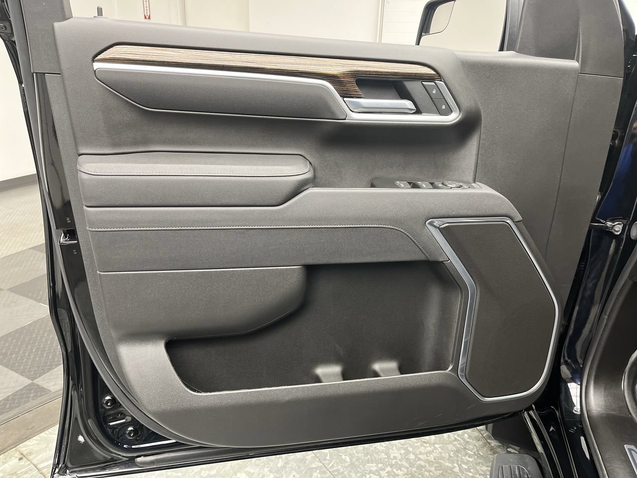 New 2026 GMC Sierra 1500 SLE AWD/4WD image 8