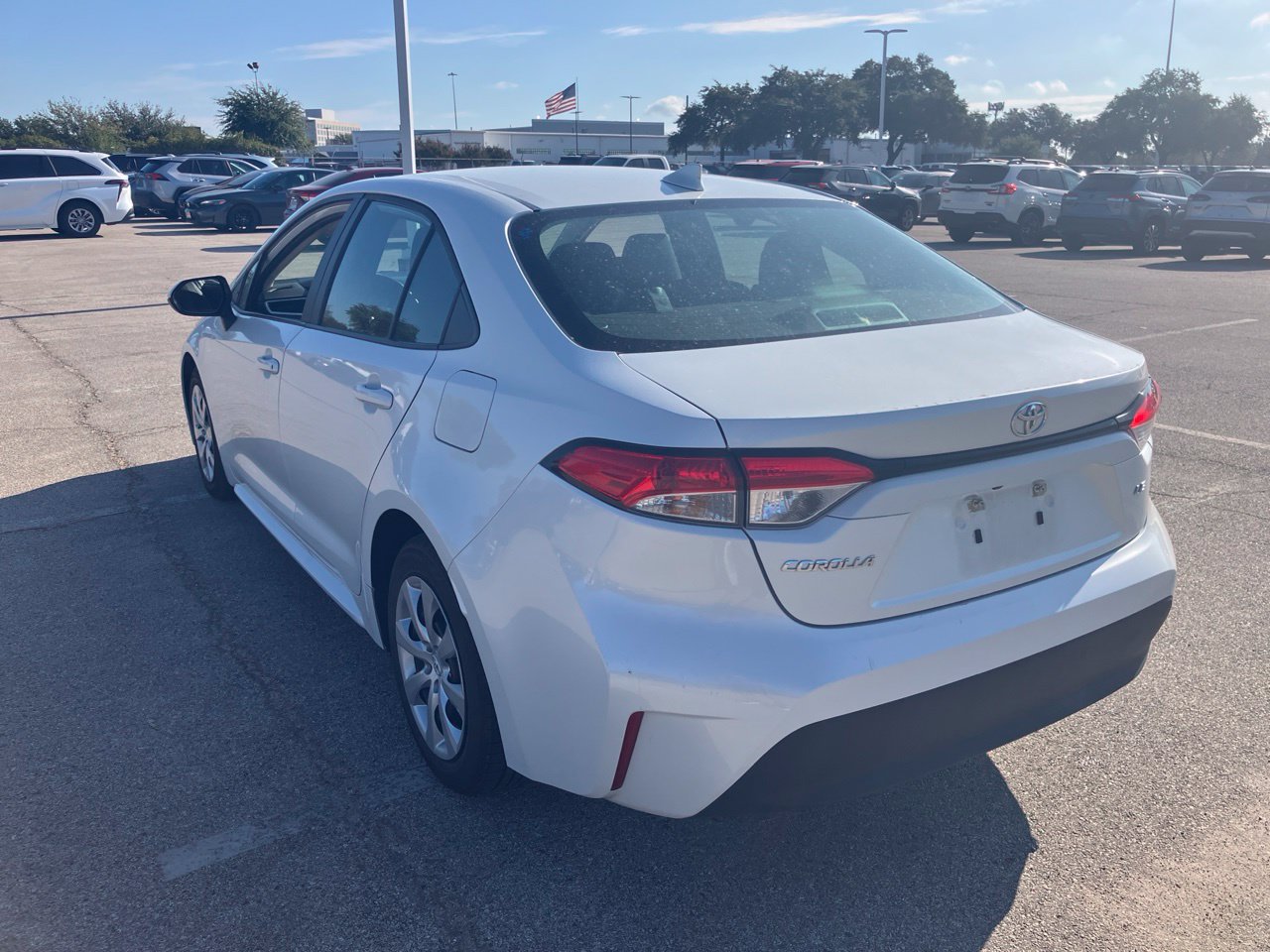 Used 2025 Toyota Corolla LE FWD image 5