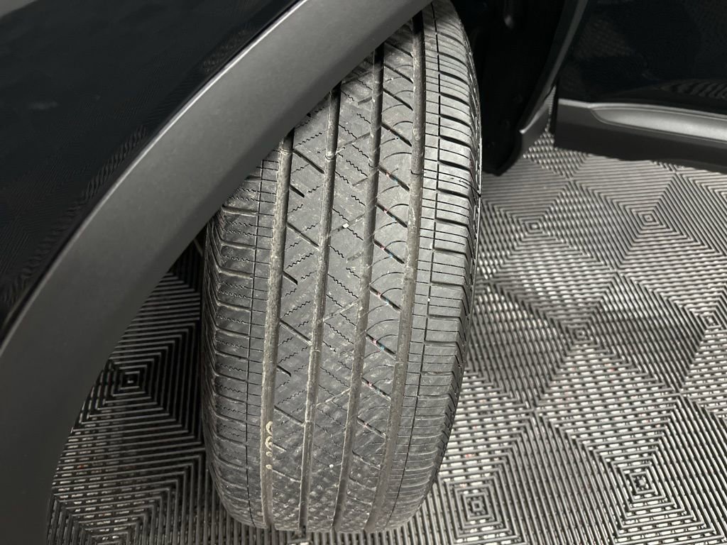 Used 2025 Honda Pilot Black Edition image 42