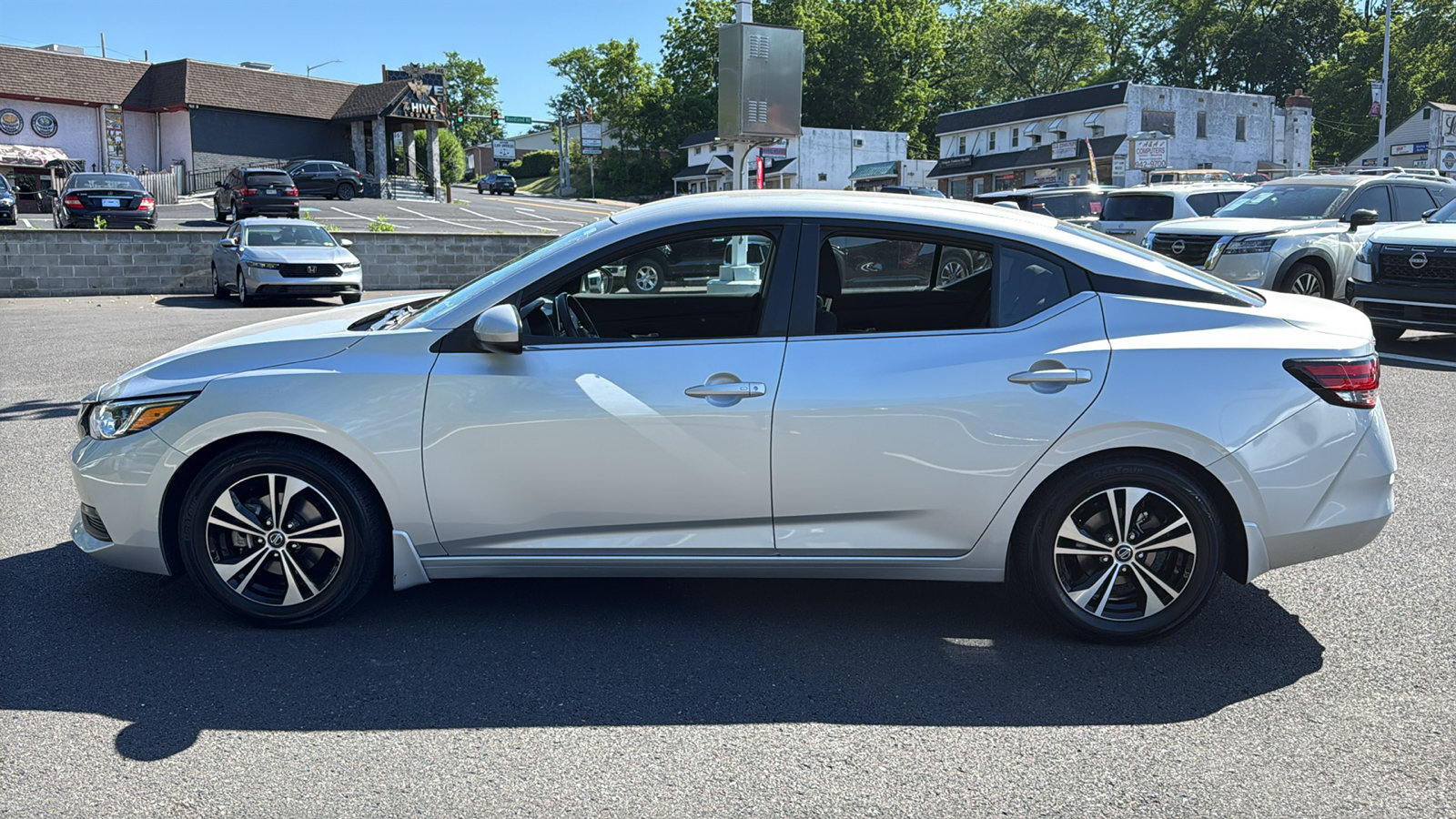 Certified 2022 Nissan Sentra SV FWD image 4
