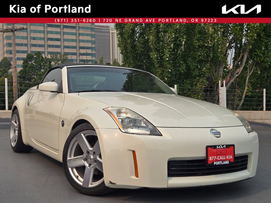 Used 2004 Nissan 350Z Touring RWD image 1