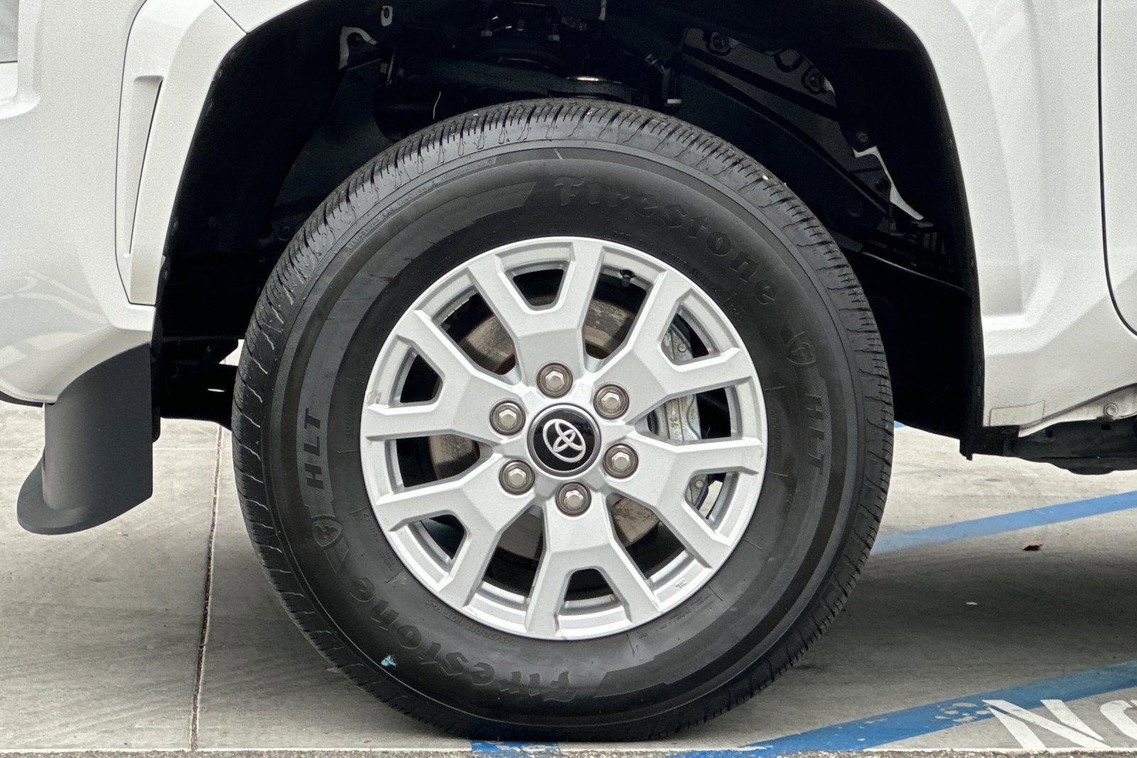 Used 2024 Toyota Tacoma SR5 AWD/4WD image 25