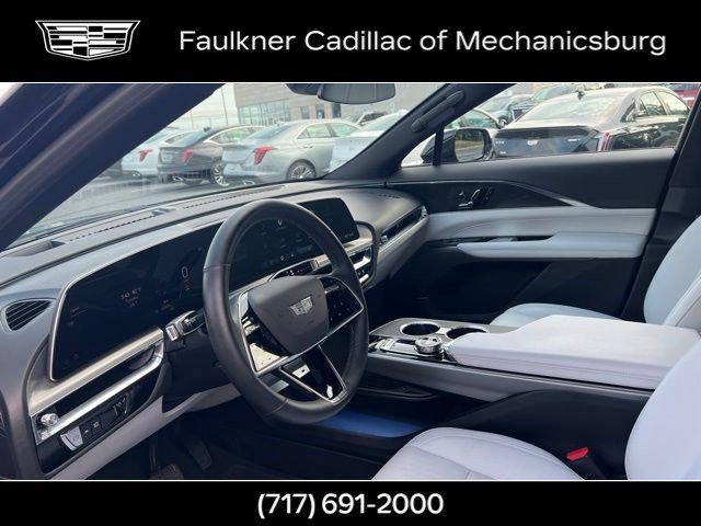 Used 2024 Cadillac Lyriq Luxury w/ LPO, Floor Liner Package AWD/4WD image 18