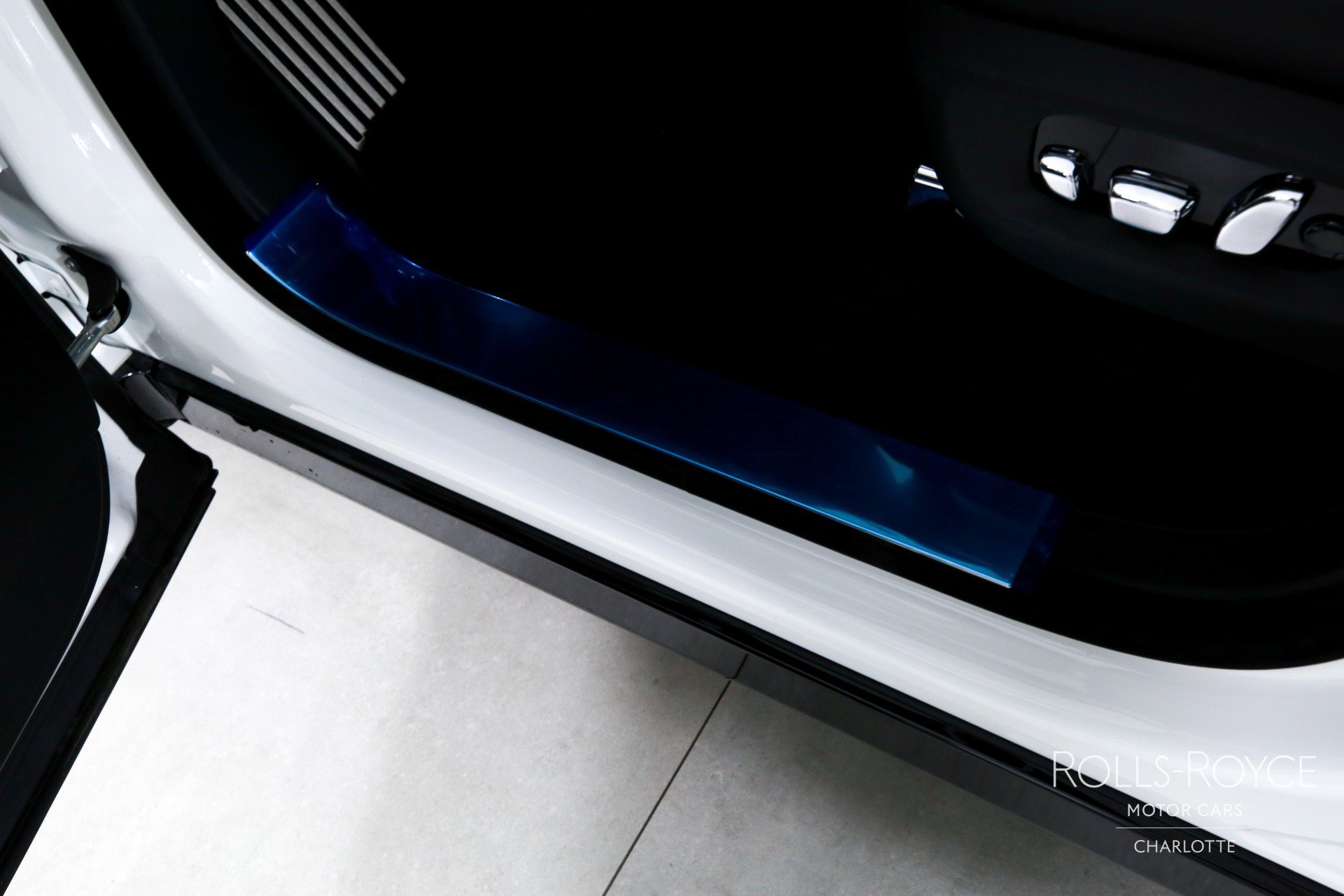 New 2026 Rolls-Royce Cullinan AWD/4WD image 17