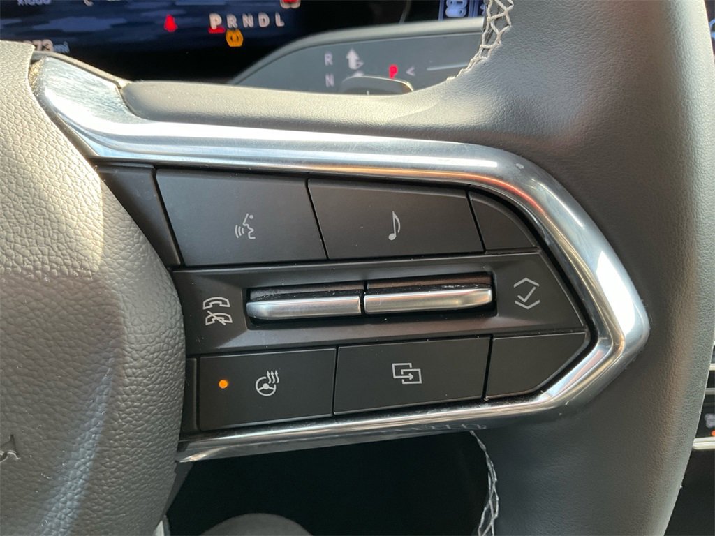 Used 2025 Chevrolet Traverse LT image 30