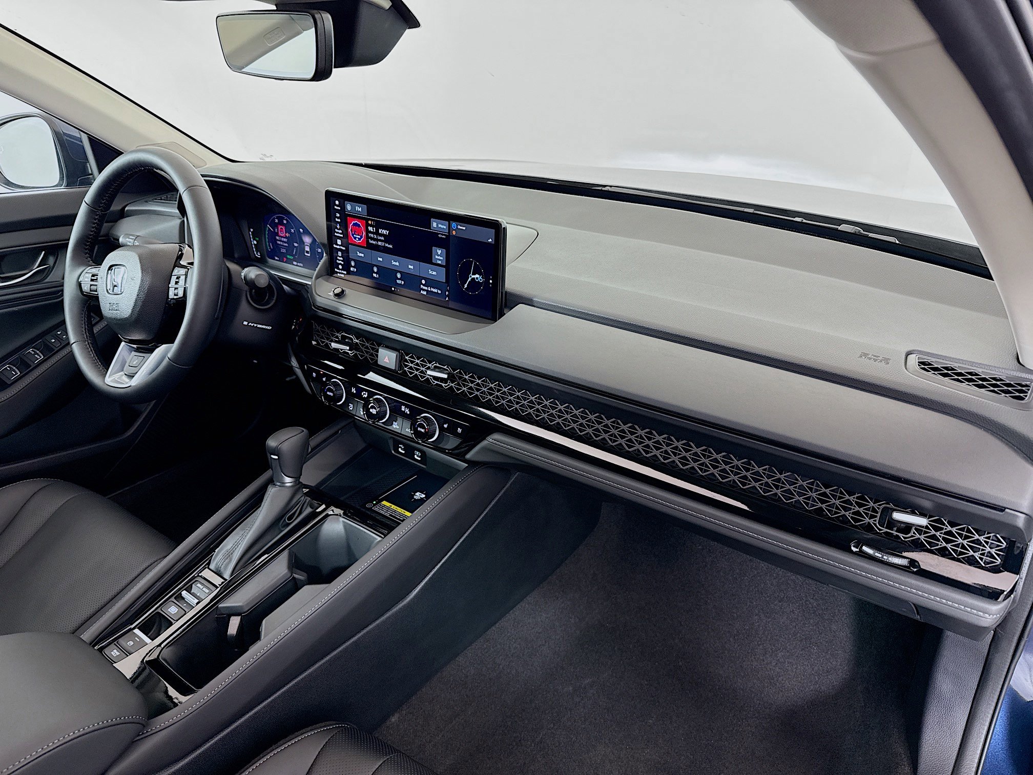 Used 2025 Honda Accord Touring image 26