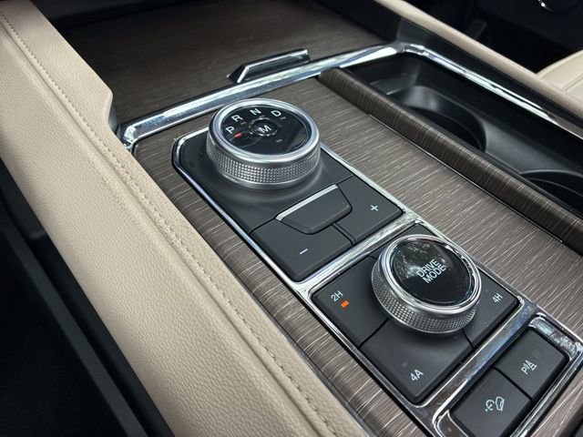 Used 2024 Ford Expedition Max Limited image 31