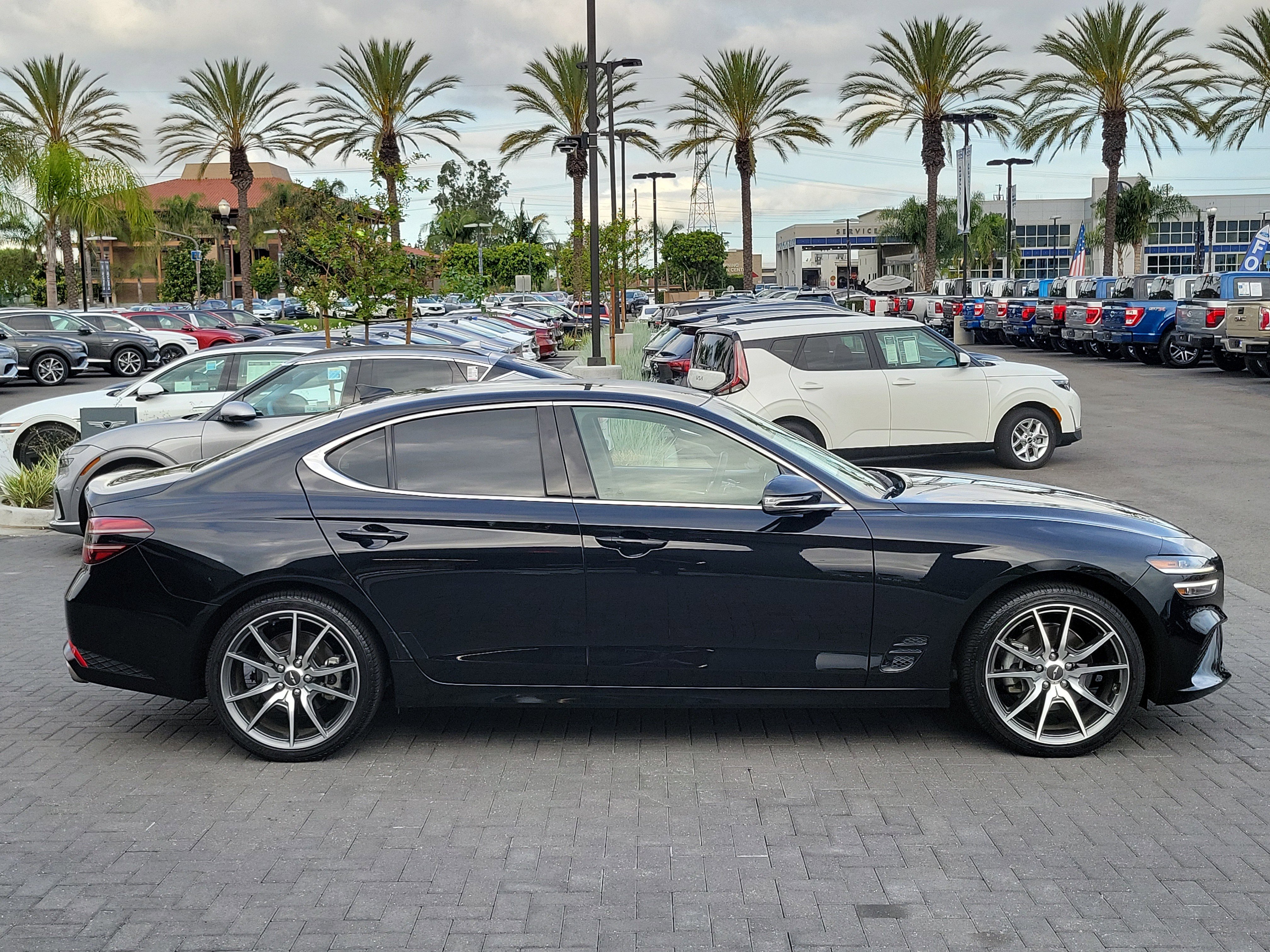 Certified 2023 Genesis G70 2.0T image 5