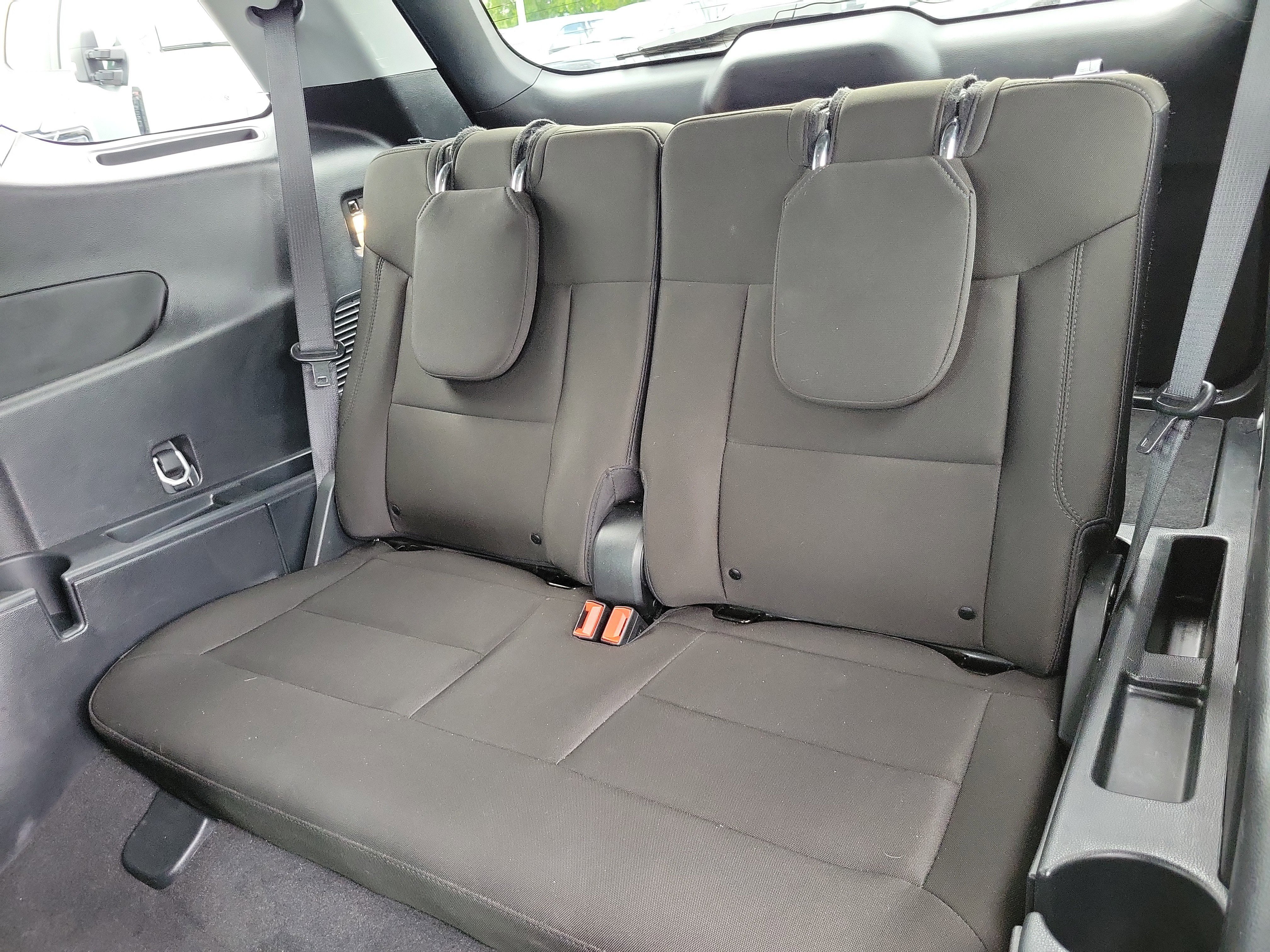 Used 2024 Ford Explorer XLT RWD image 14
