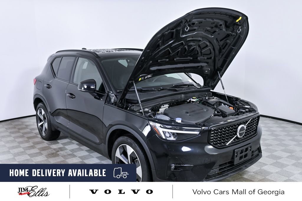 Certified 2023 Volvo XC40 B5 Plus w/ Protection Package Premier image 33