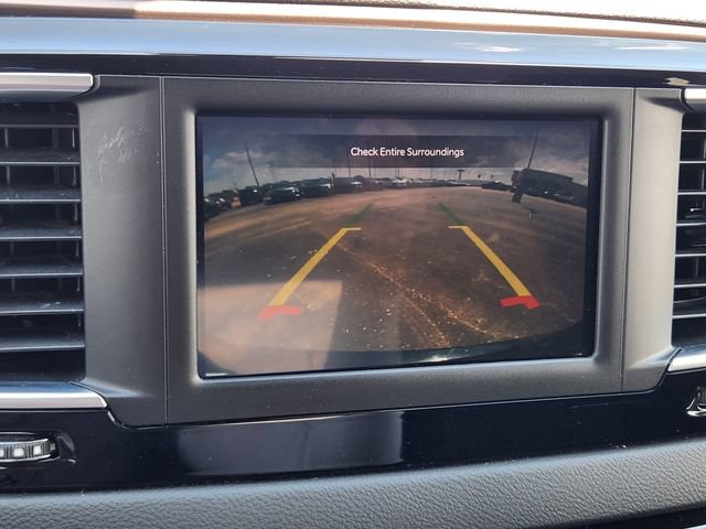 Used 2023 Chrysler Voyager LX FWD image 18