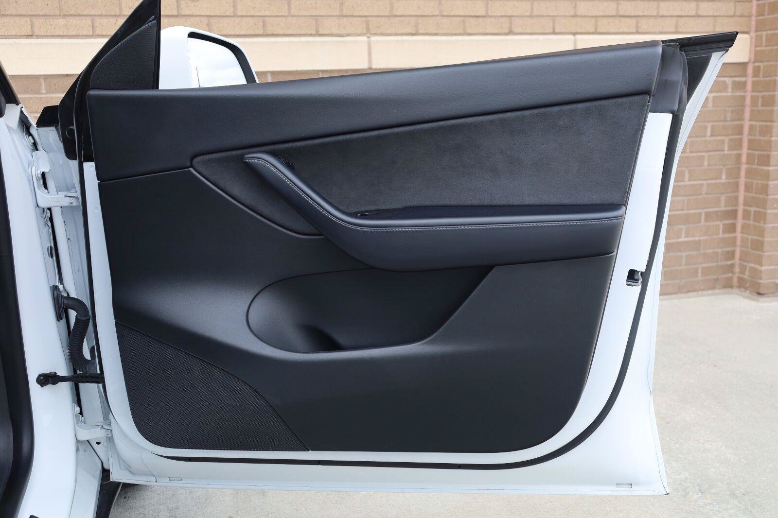 Used 2021 Tesla Model Y Long Range AWD/4WD image 25
