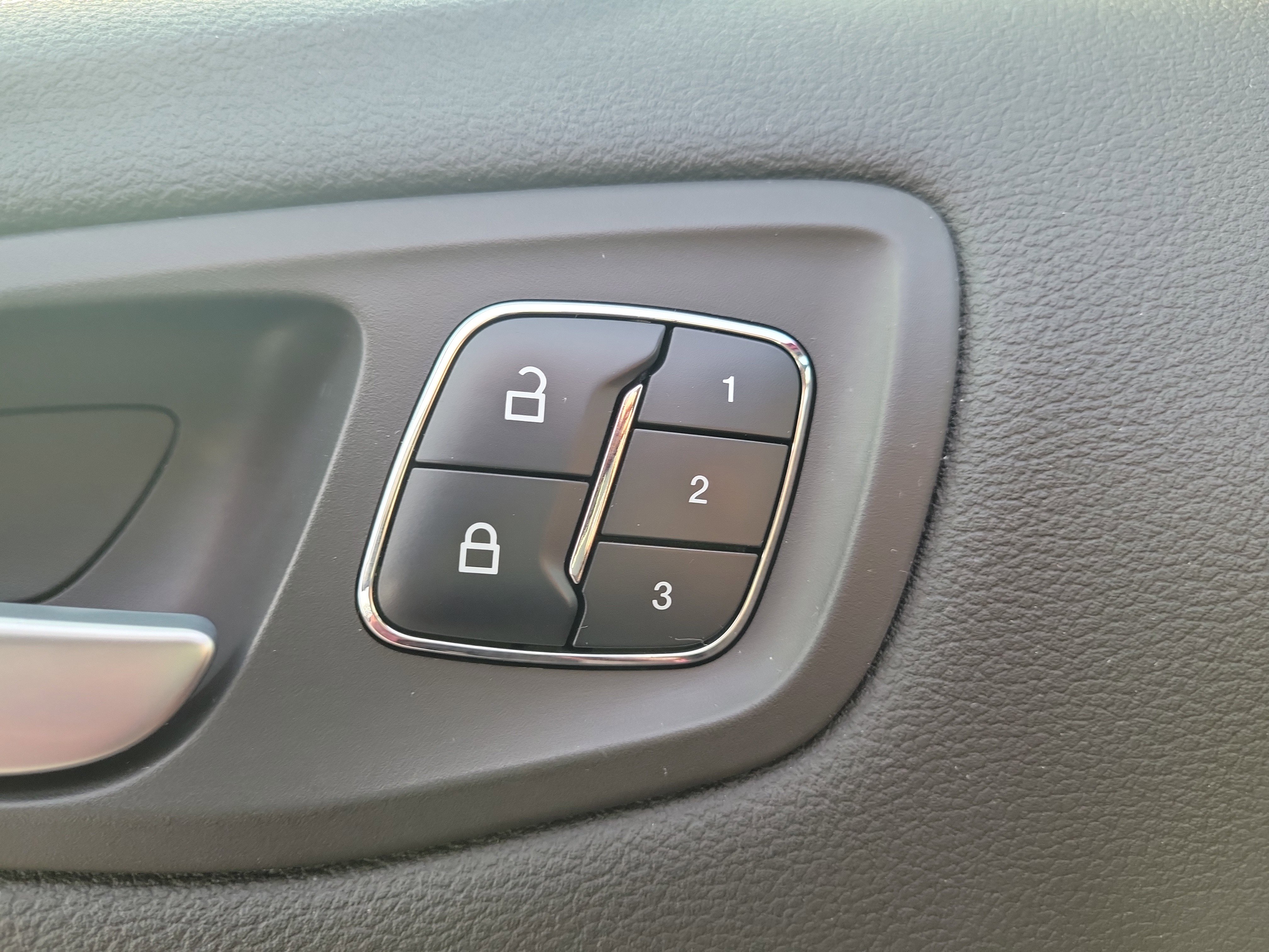 Used 2016 Ford Escape Titanium AWD/4WD image 24