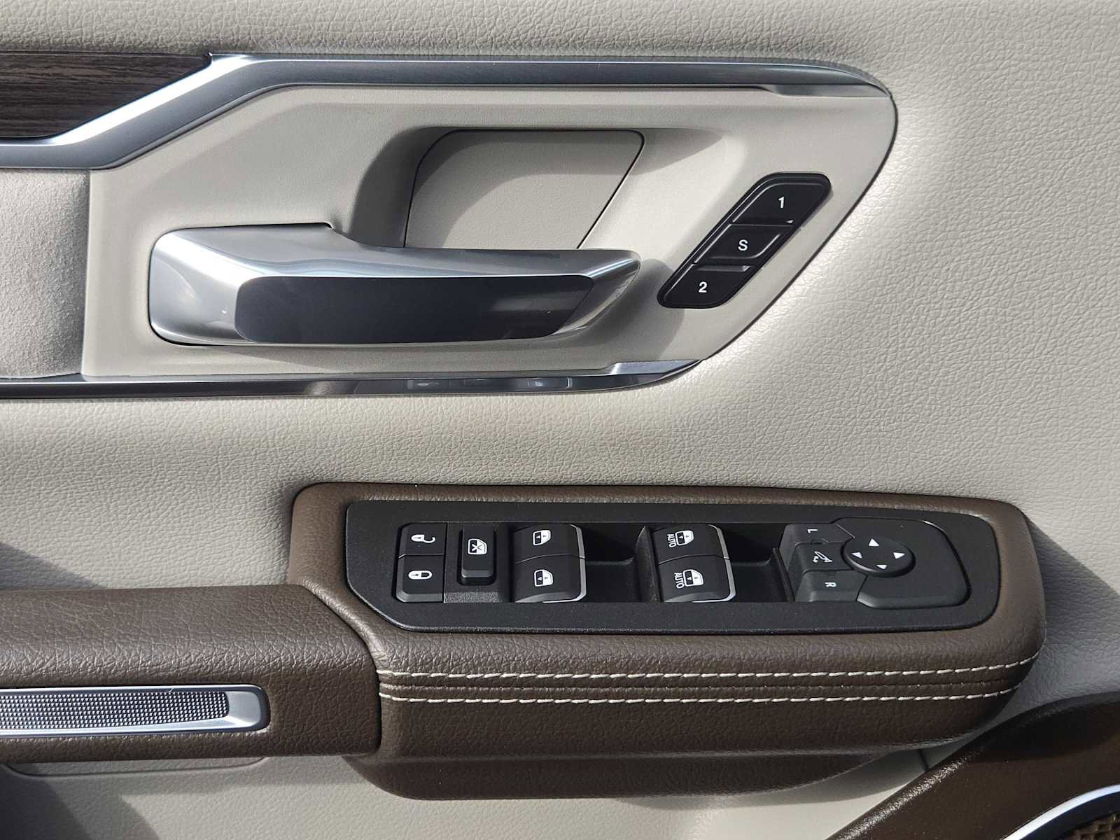 Used 2025 RAM 1500 Laramie w/ Laramie Southwest Edition image 22