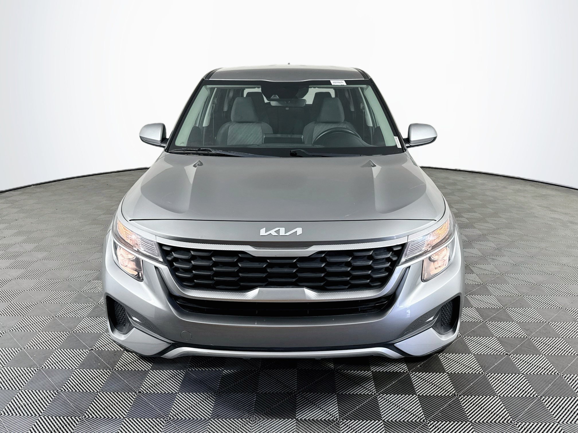 Used 2022 Kia Seltos LX AWD/4WD image 2