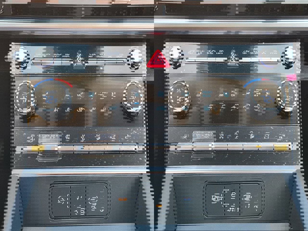 Certified 2025 Hyundai Santa Fe XRT image 16