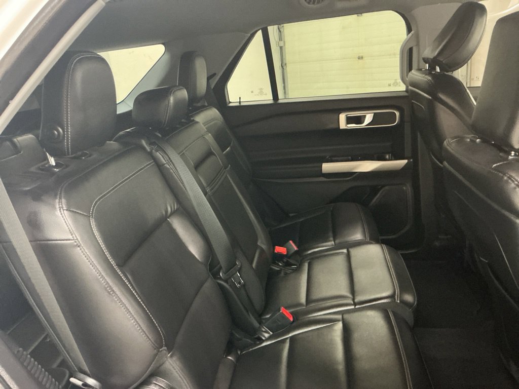 Used 2020 Ford Explorer XLT w/ Equipment Group 202A RWD image 32