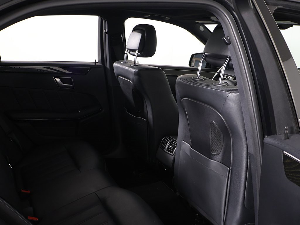 Used 2015 Mercedes-Benz E 400 4MATIC Sedan w/ Lighting Package image 29