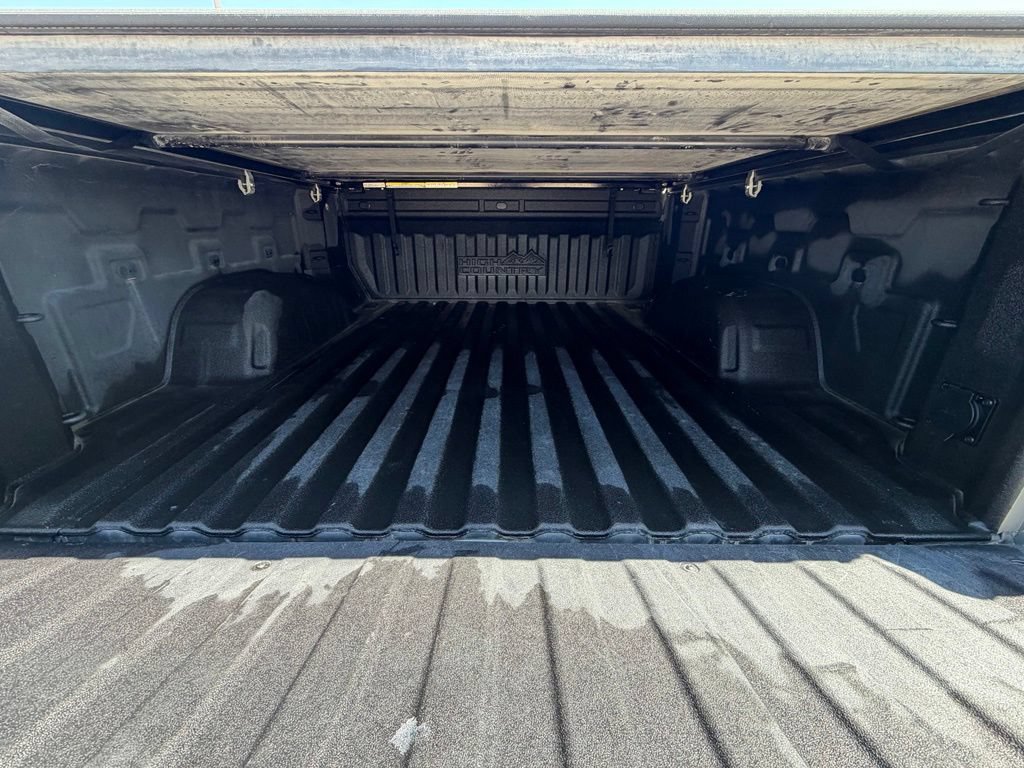 Used 2020 Chevrolet Silverado 1500 High Country w/ Technology Package AWD/4WD image 10