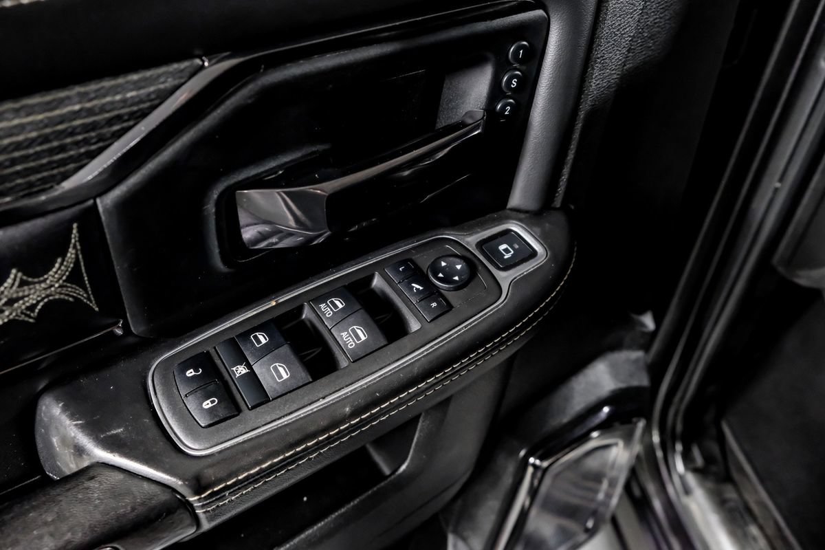 Used 2022 RAM 3500 Limited AWD/4WD image 35