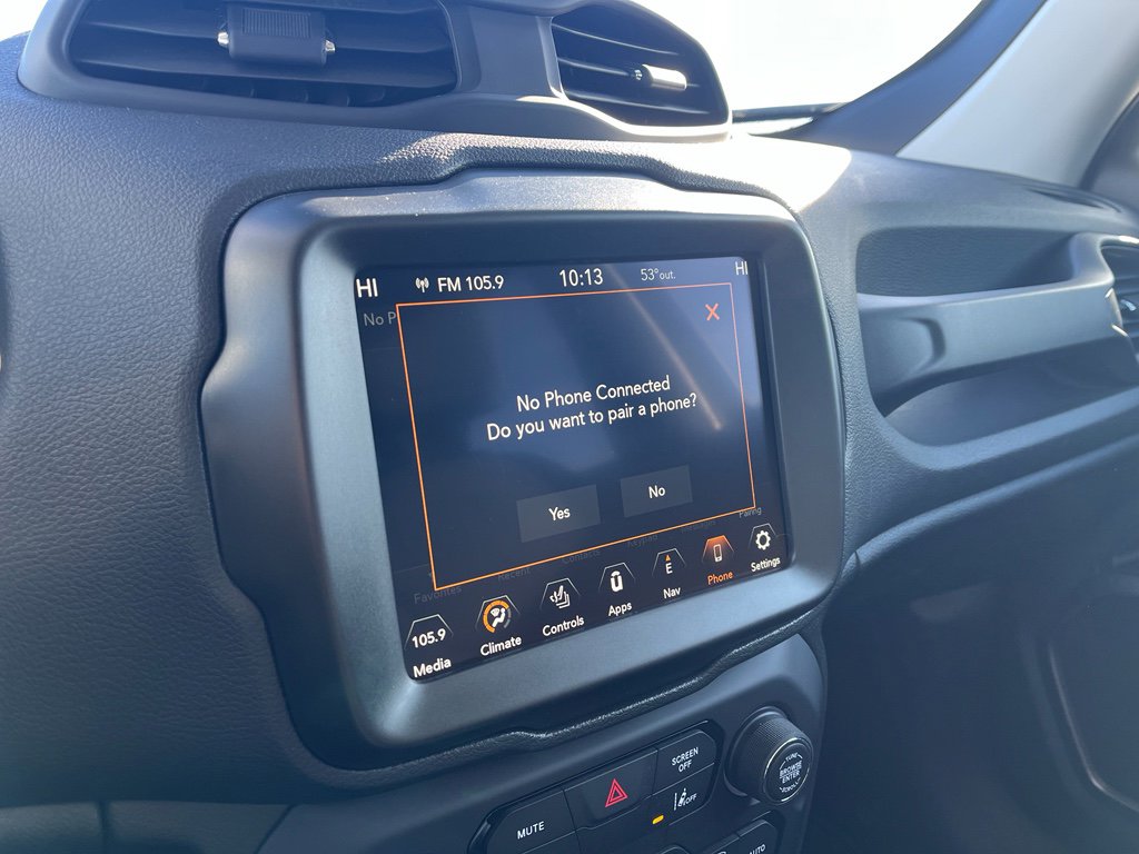 Used 2023 Jeep Renegade Latitude w/ Premium Group image 21