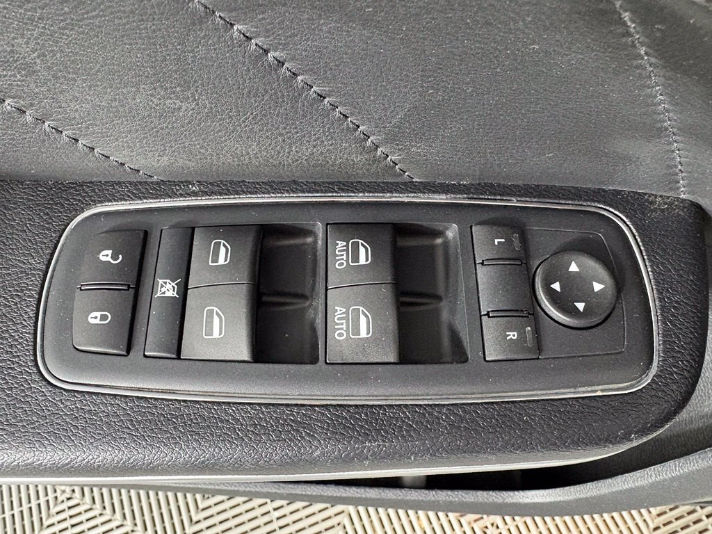 Used 2017 Dodge Charger SRT w/ Harman/Kardon Audio Group RWD image 19