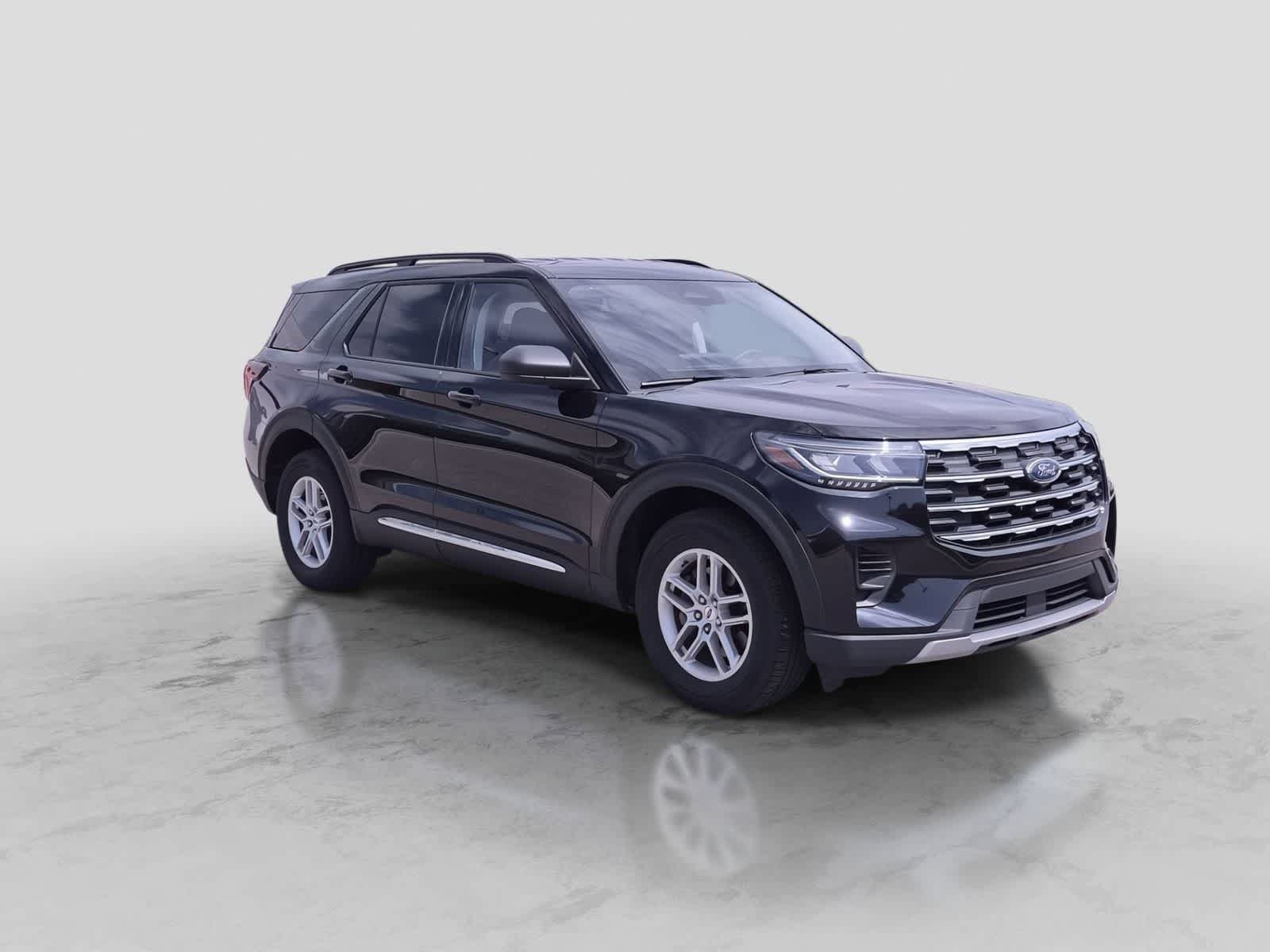 Certified 2025 Ford Explorer Active AWD/4WD image 2