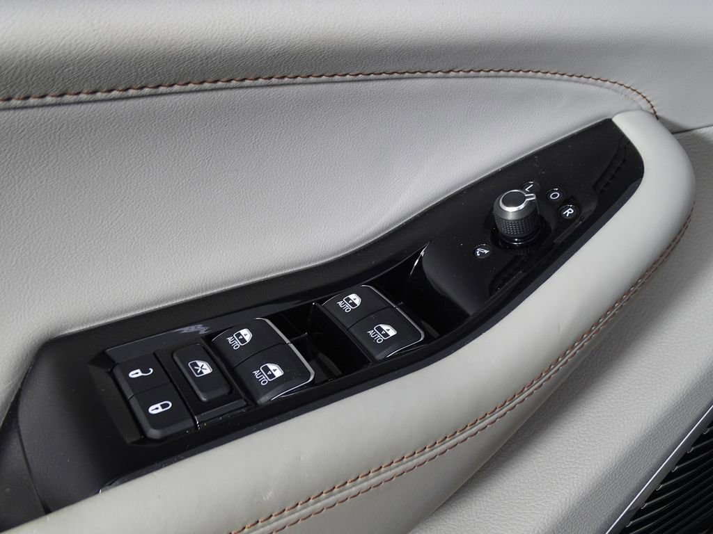 Used 2022 Jeep Grand Cherokee Overland image 19