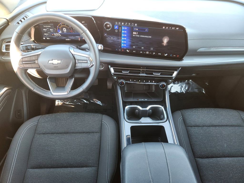 Used 2025 Chevrolet Traverse LT image 26