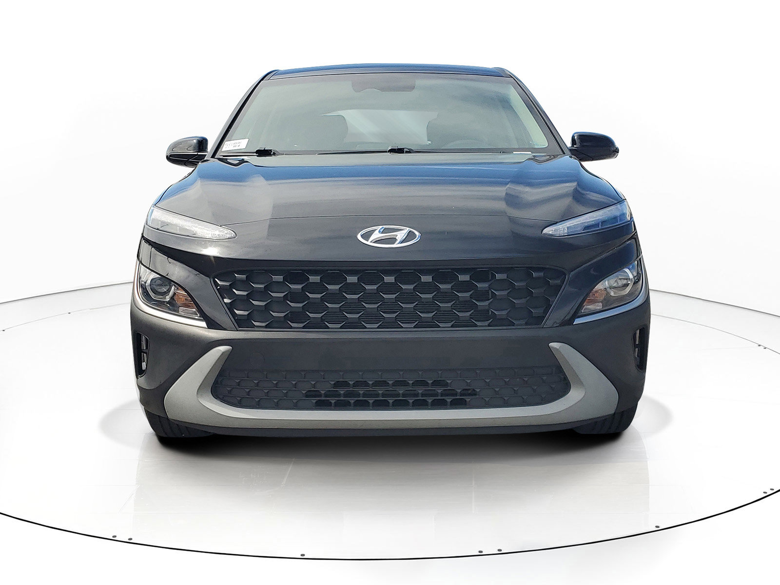 Used 2023 Hyundai Kona SE image 2