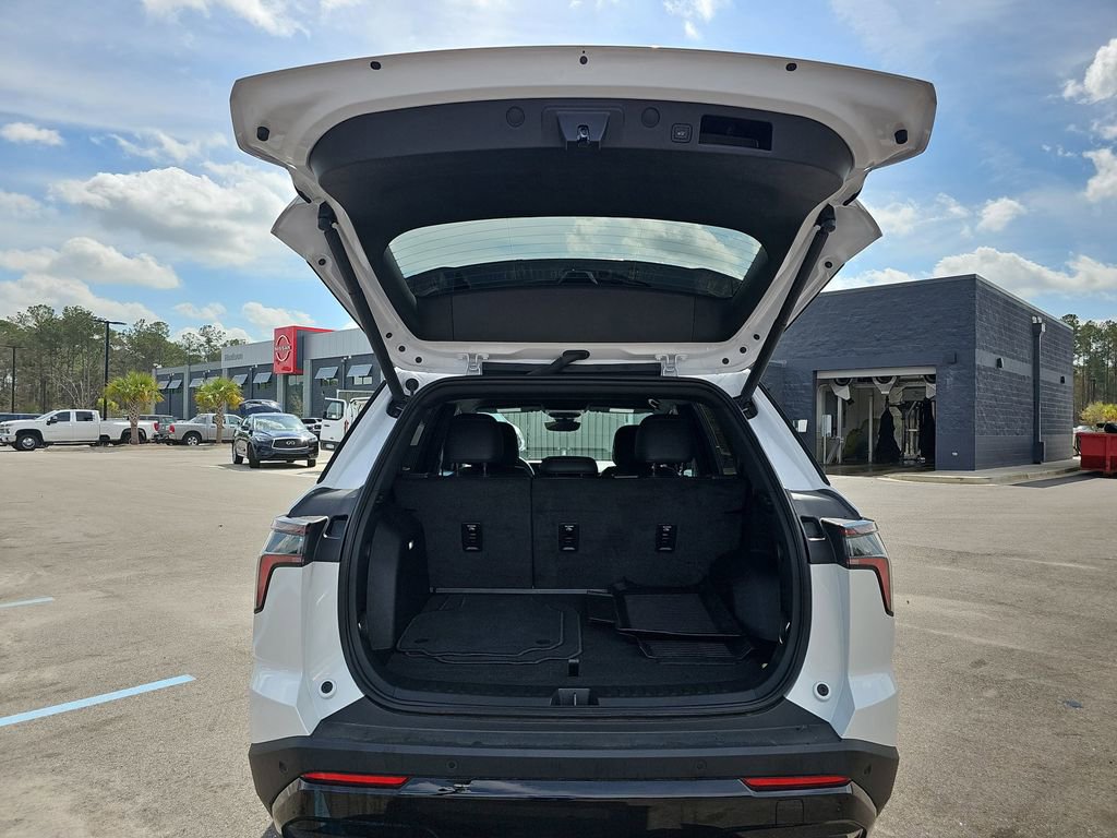 Used 2025 Chevrolet Equinox RS w/ Safety and Technology Package image 16