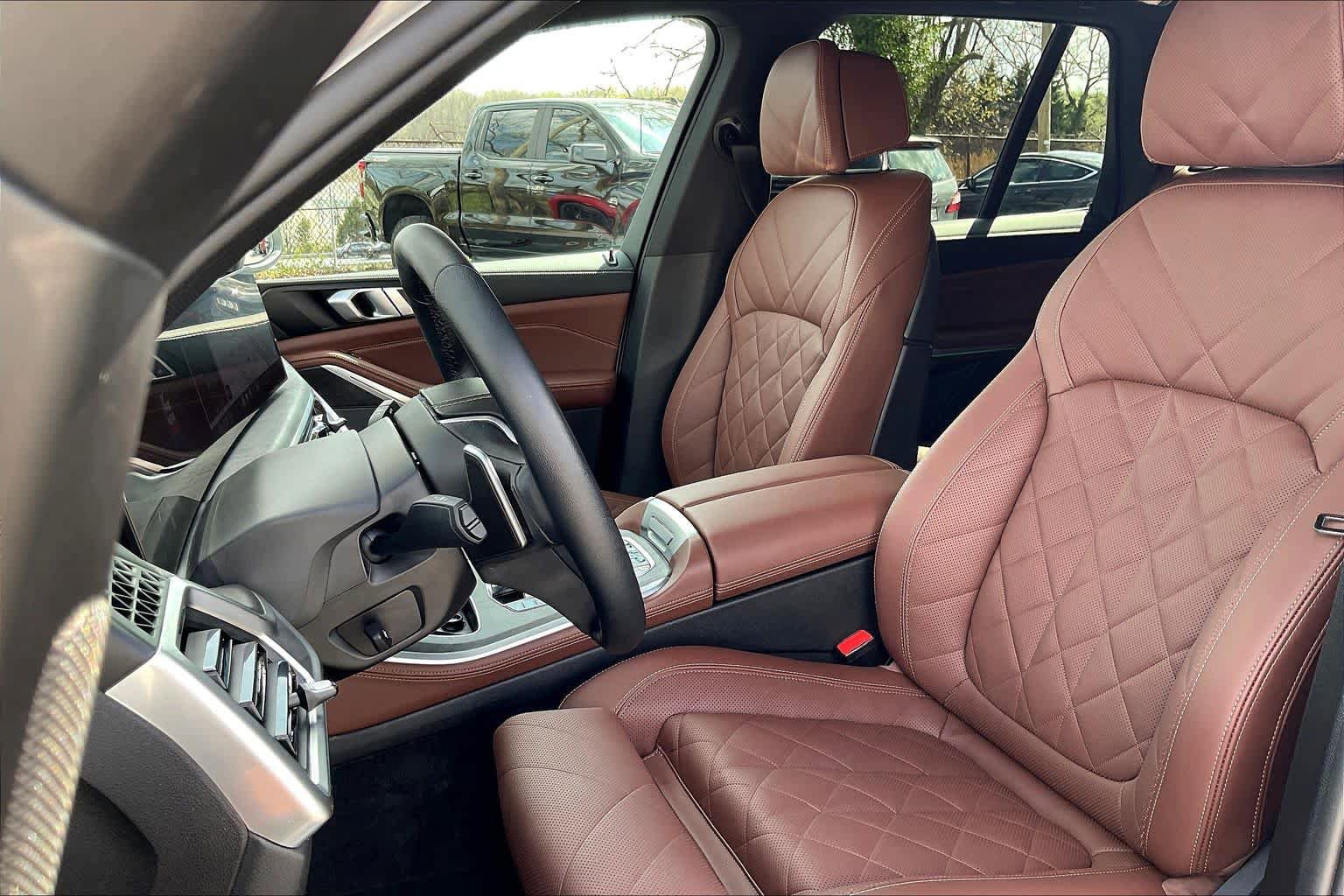 Used 2025 BMW X5 xDrive40i w/ Premium Package AWD/4WD image 7