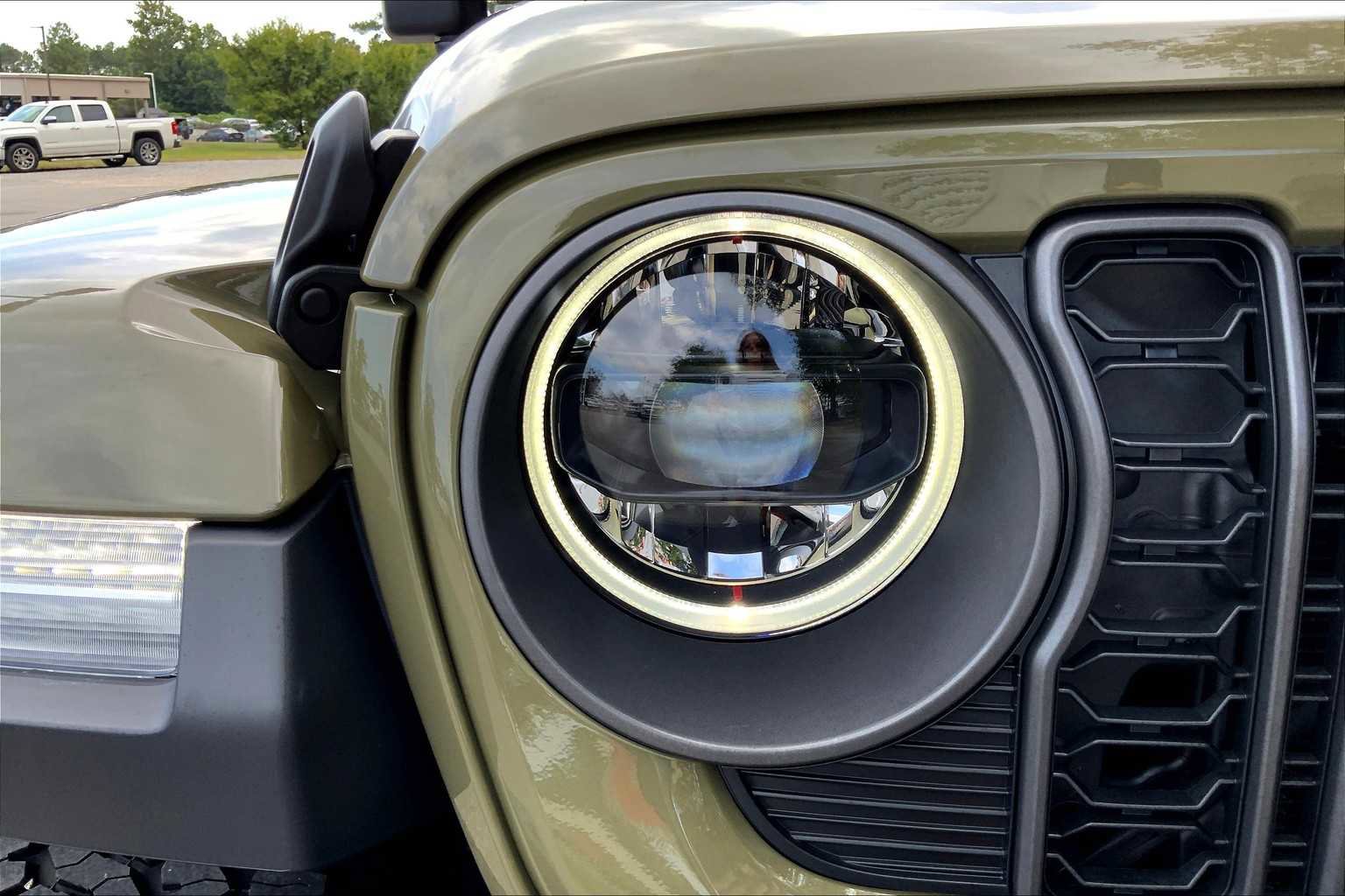 Used 2025 Jeep Wrangler Unlimited Rubicon image 26