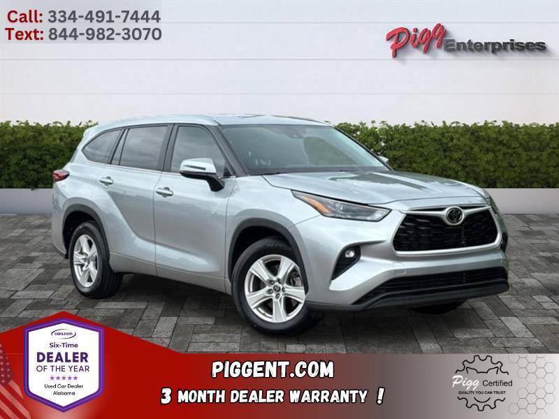 Used 2023 Toyota Highlander LE FWD image 1