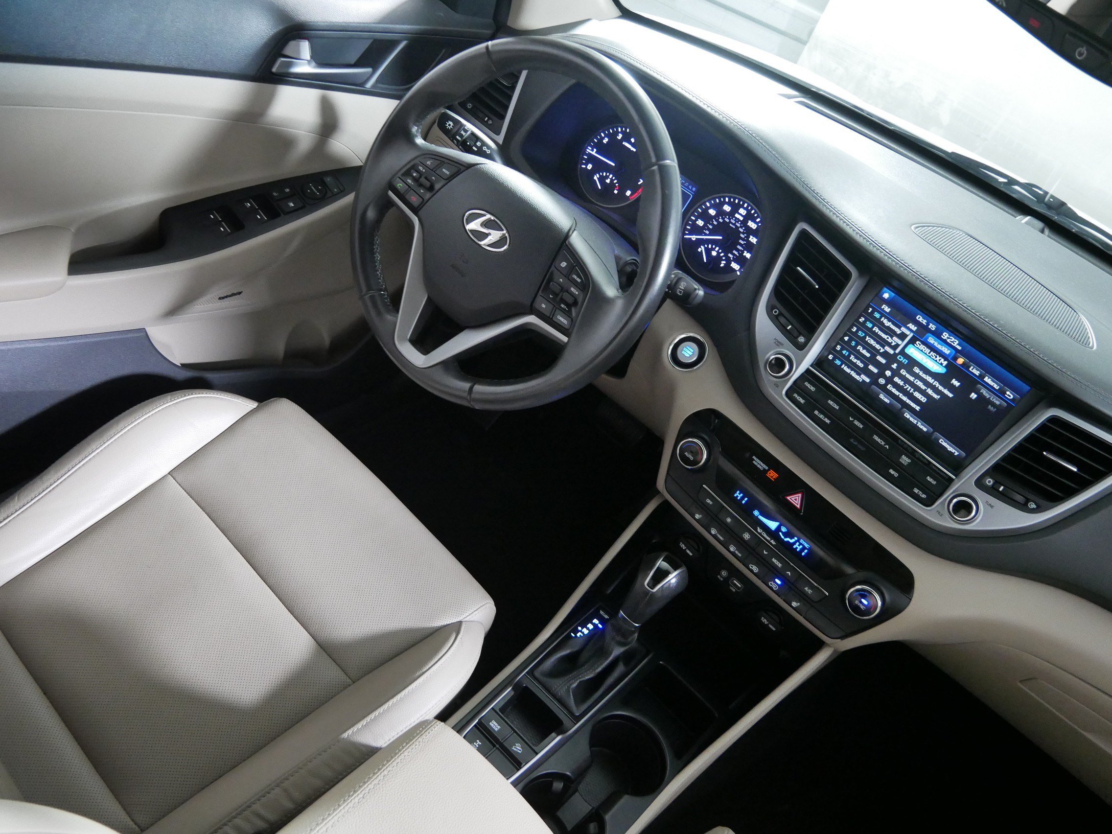 Used 2017 Hyundai Tucson Limited w/ Cargo Package AWD/4WD image 9