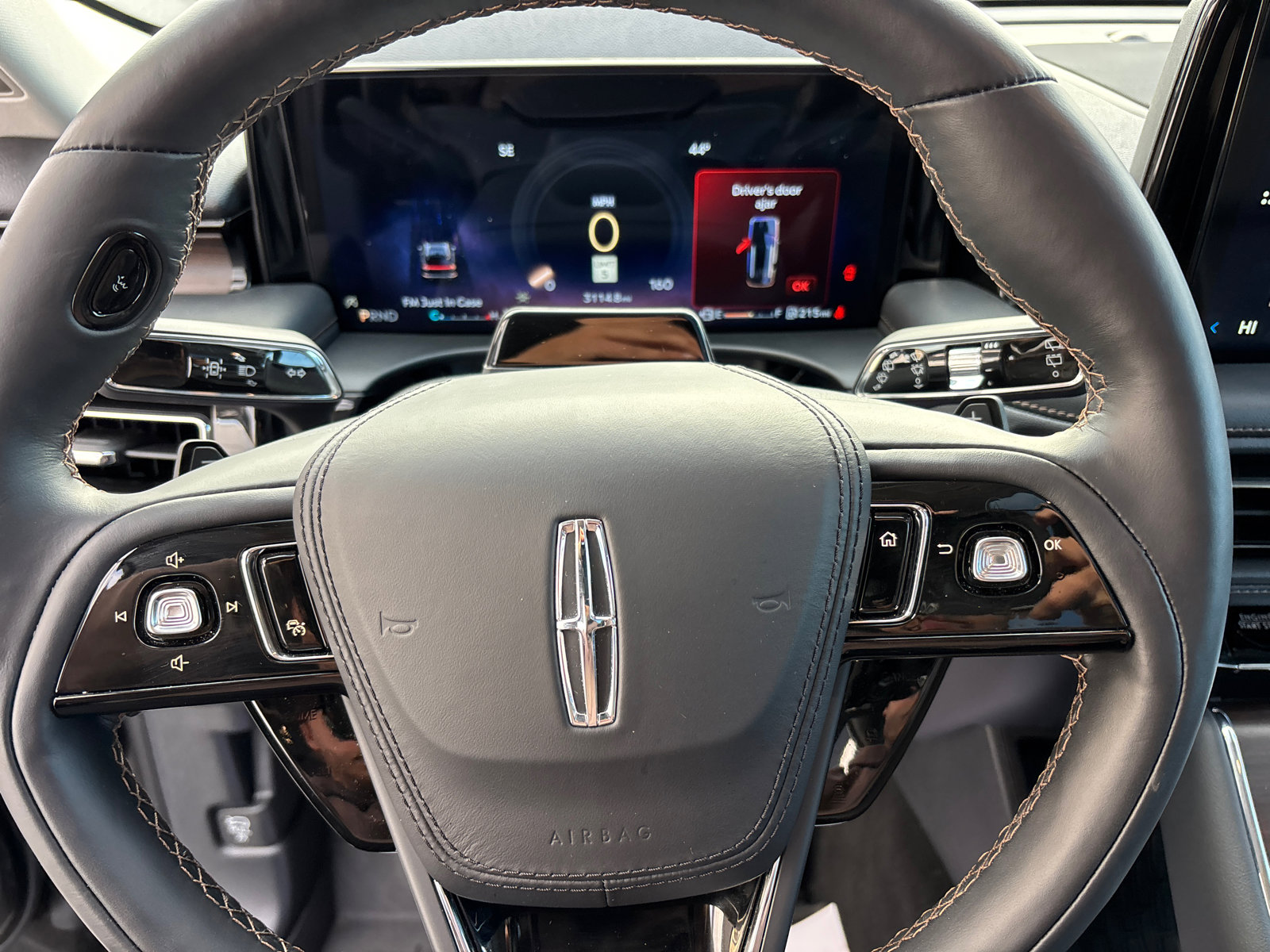 New 2025 Lincoln Aviator Reserve w/ Equipment Group 201A image 18