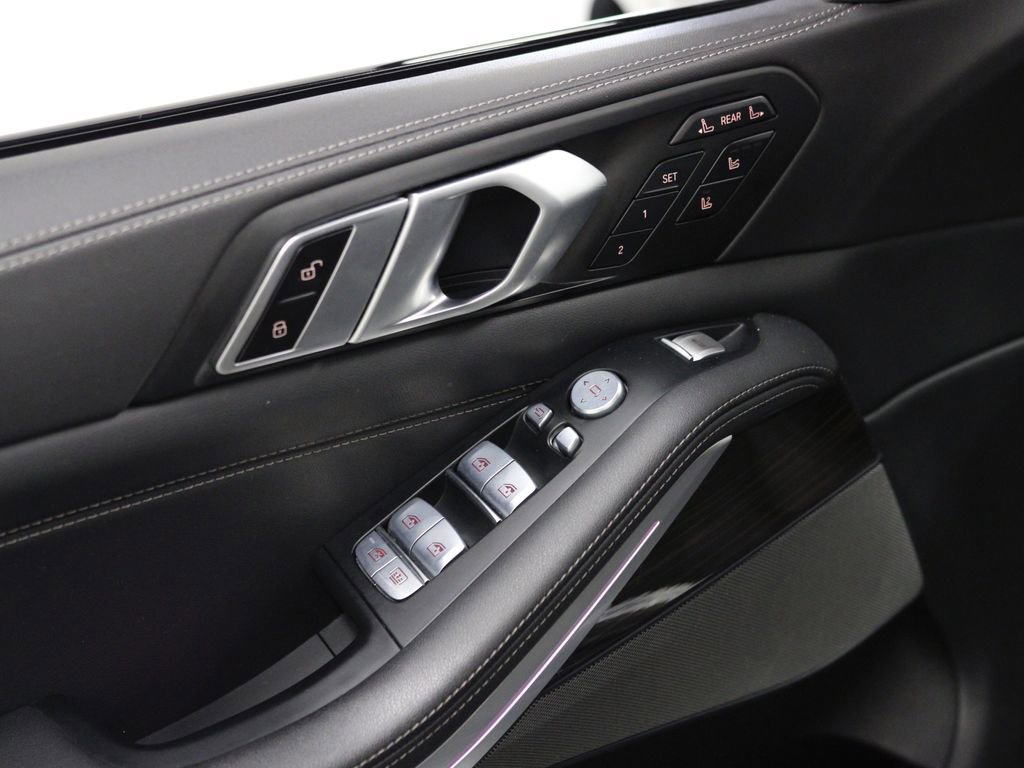 Used 2023 BMW X7 xDrive40i w/ Executive Package image 23
