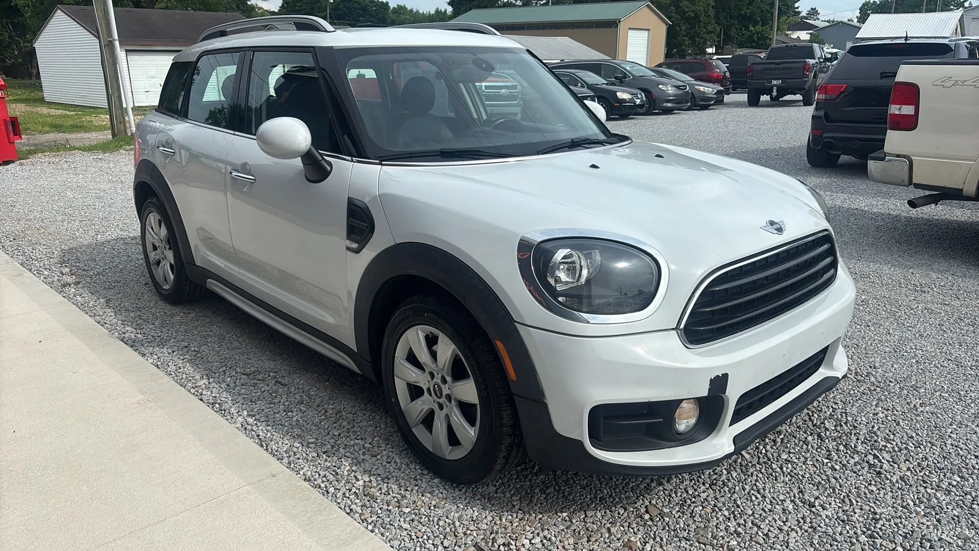 Used 2017 MINI Cooper Countryman FWD image 9