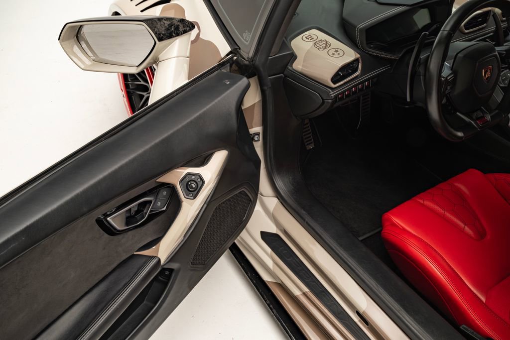 Used 2015 Lamborghini Huracan LP 610-4 image 22