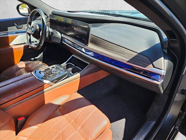 Certified 2023 BMW i7 xDrive60 AWD/4WD image 21
