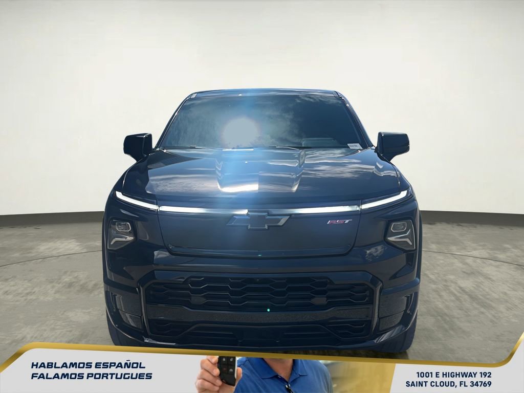 Certified 2025 Chevrolet Silverado EV RST AWD/4WD image 9
