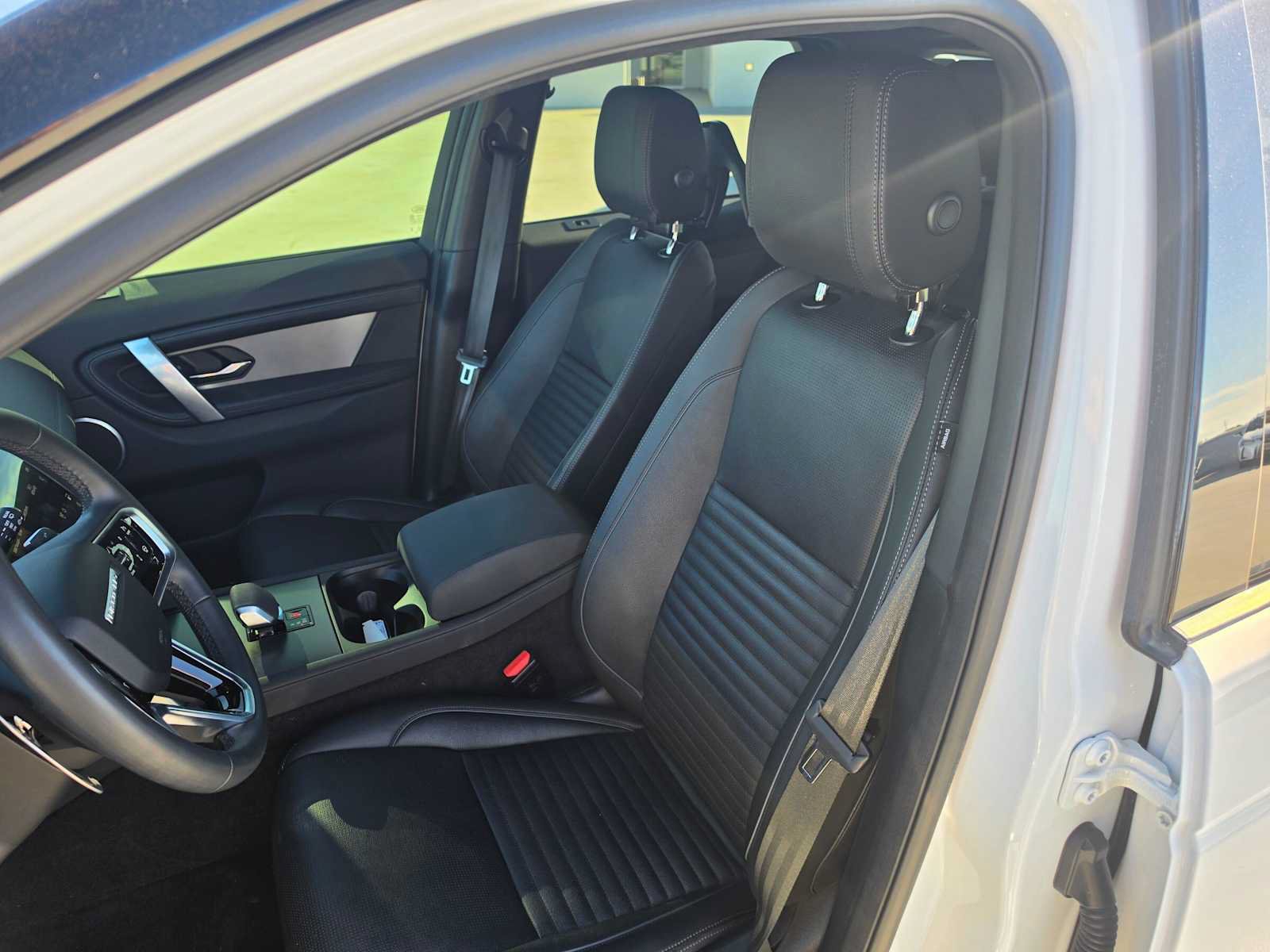 Used 2024 Land Rover Discovery Sport Dynamic SE AWD/4WD image 21