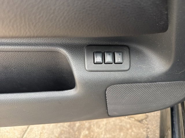 Used 2008 INFINITI M35 x w/ Technology Pkg image 13