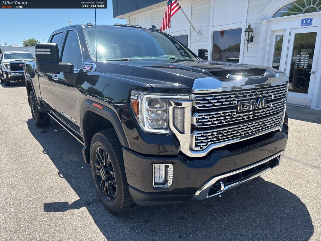Certified 2022 GMC Sierra 2500 Denali w/ Denali Black Diamond Edition AWD/4WD image 3