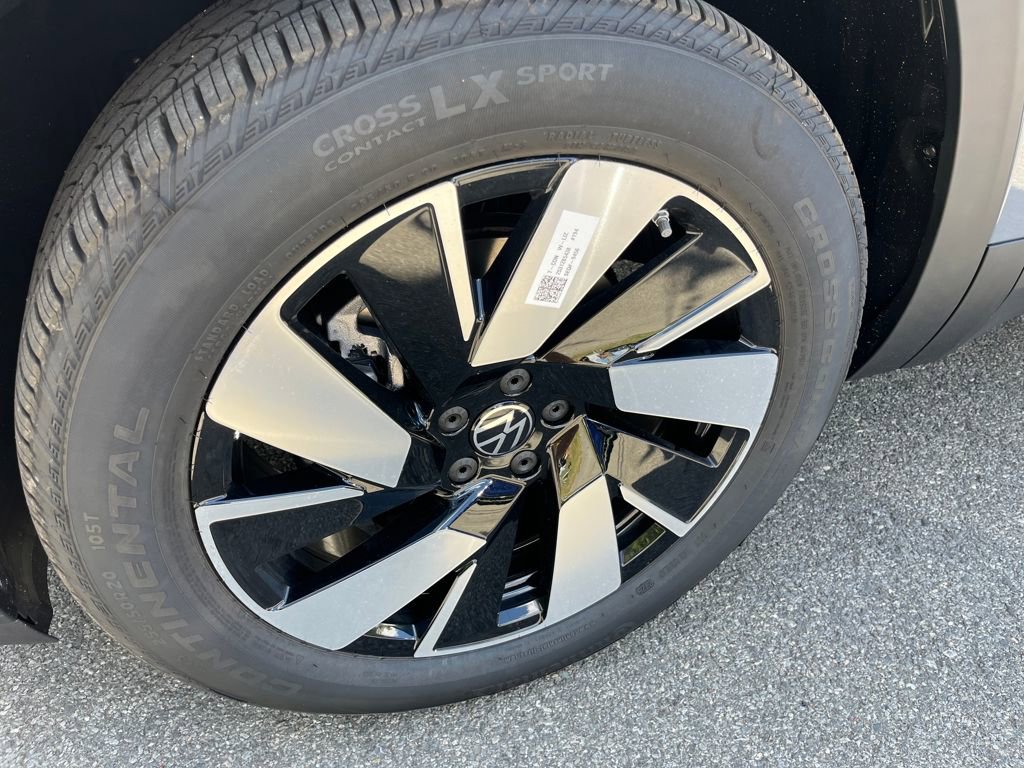 New 2026 Volkswagen Atlas Cross Sport SE image 2