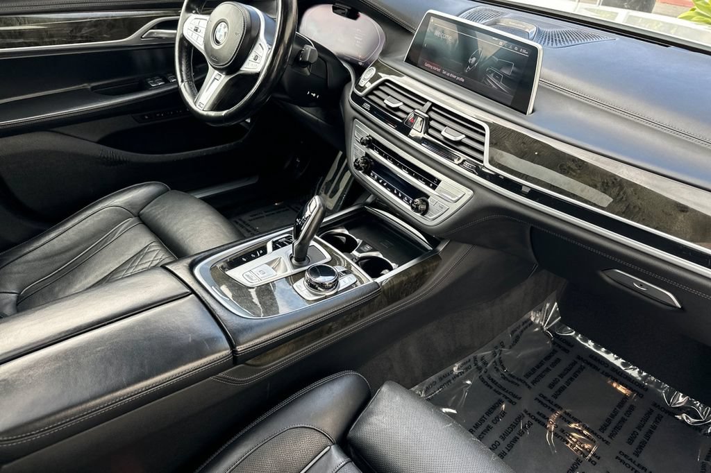 Used 2022 BMW 750i xDrive w/ Executive Package AWD/4WD image 16